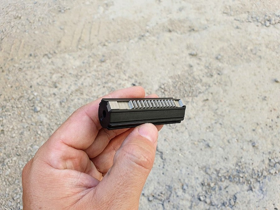 14,5 teräshampainen mäntä