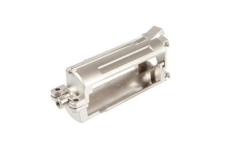 Vahvistettu moottorin häkki AK-sarjalle