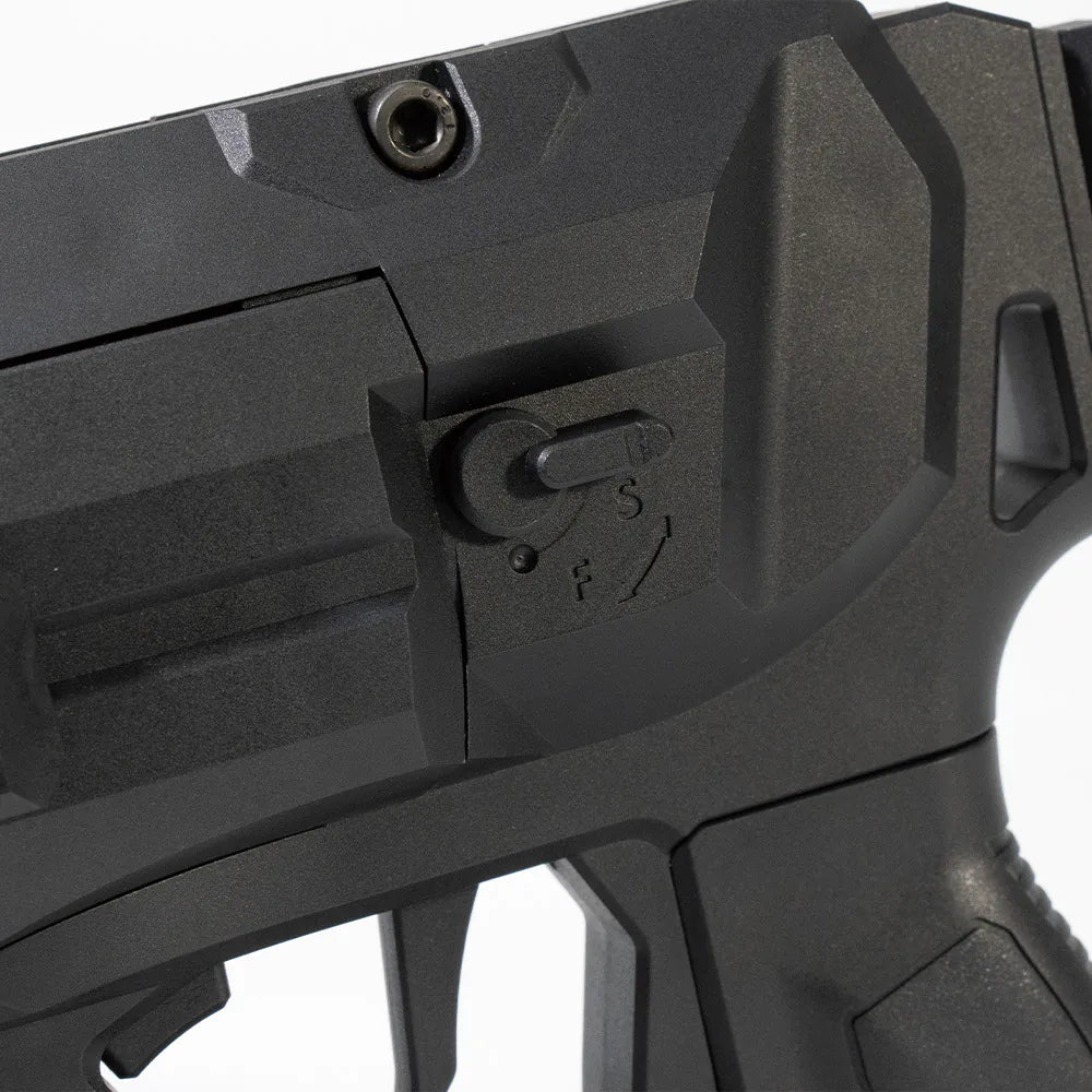 Volcano 40mm kranaatinheitin suuliekinvahvistimella ja valojuovayksiköllä