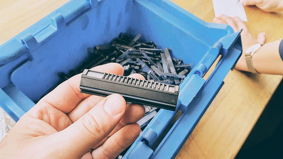 19 teräshampainen mäntä