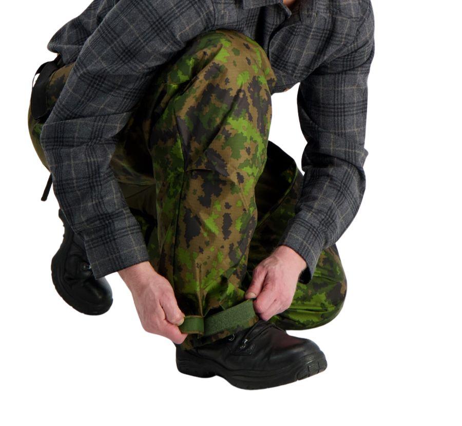 Outdoor sadelahkeet, M05 metsäkuvio